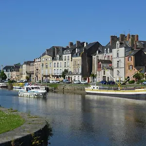 Spacieux T3 Lumineux Dans Quartier Historique Avec Wifi Appartement Redon